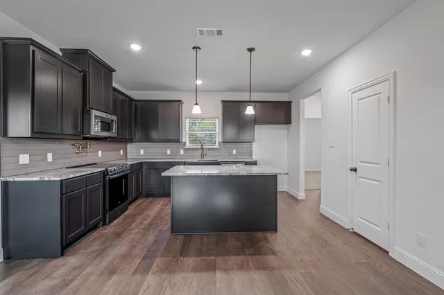 $464,000 | 3821 Pine Road, Poolville, TX 76487