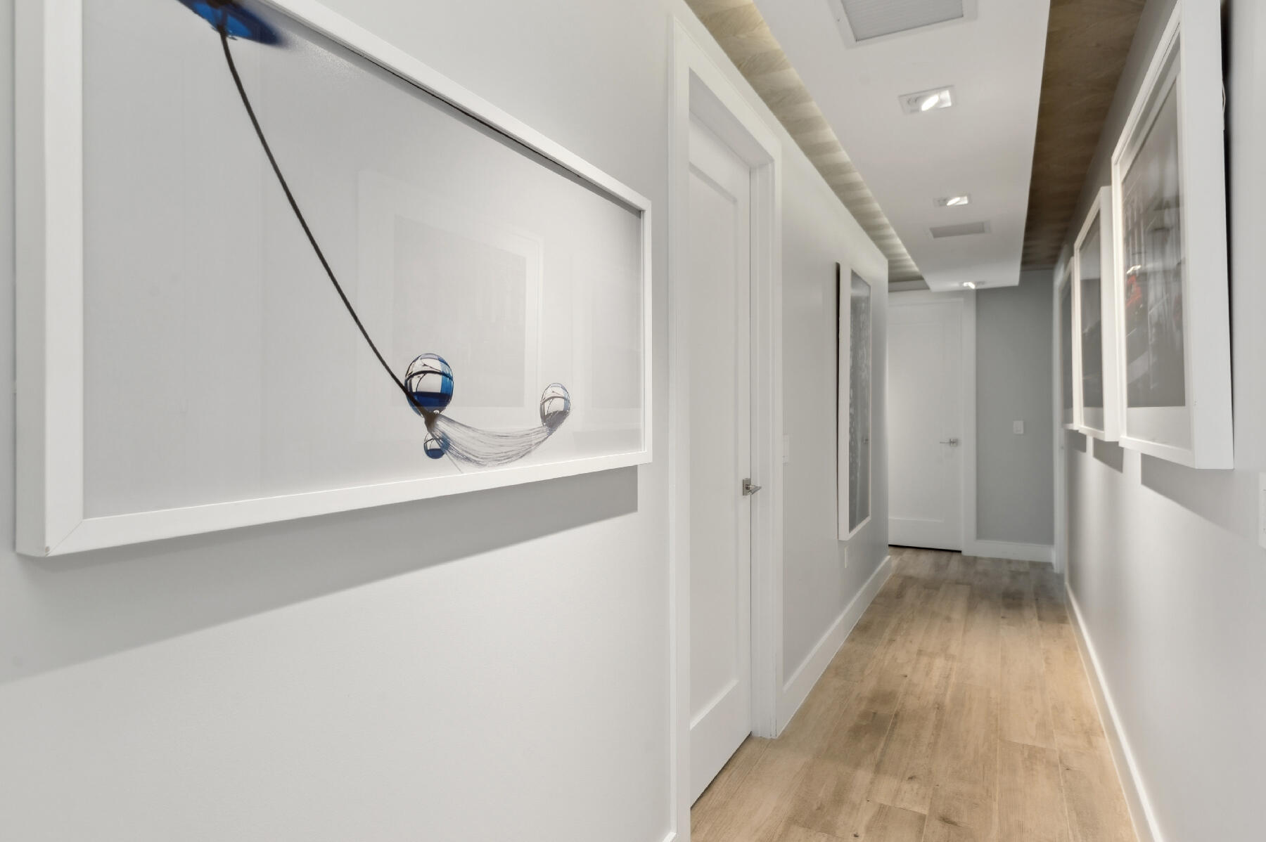 3730 North Ocean Drive, Unit 5C Singer Island, FL 33404 - Photo 16 of 40 Main hallway