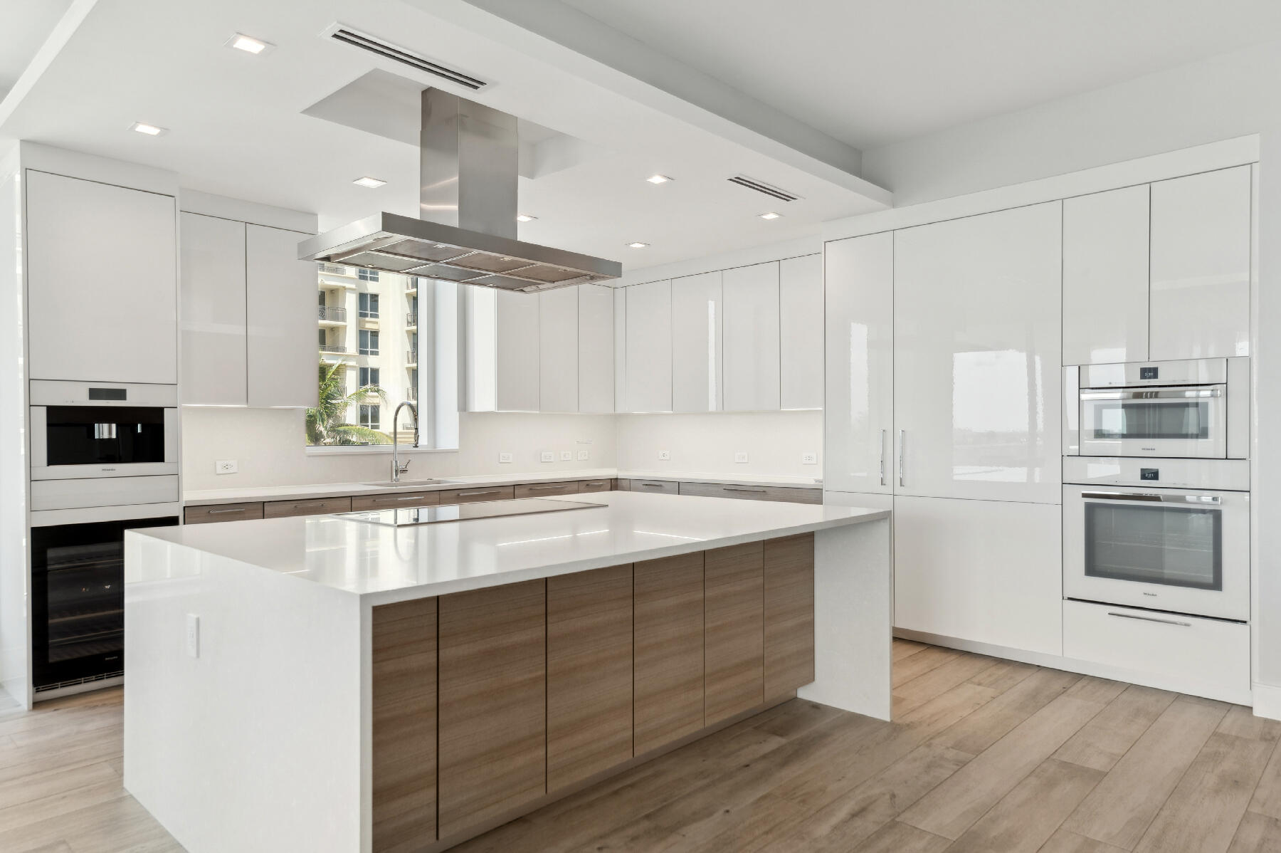 3730 North Ocean Drive, Unit 5C Singer Island, FL 33404 - Photo 3 of 40 Kitchen