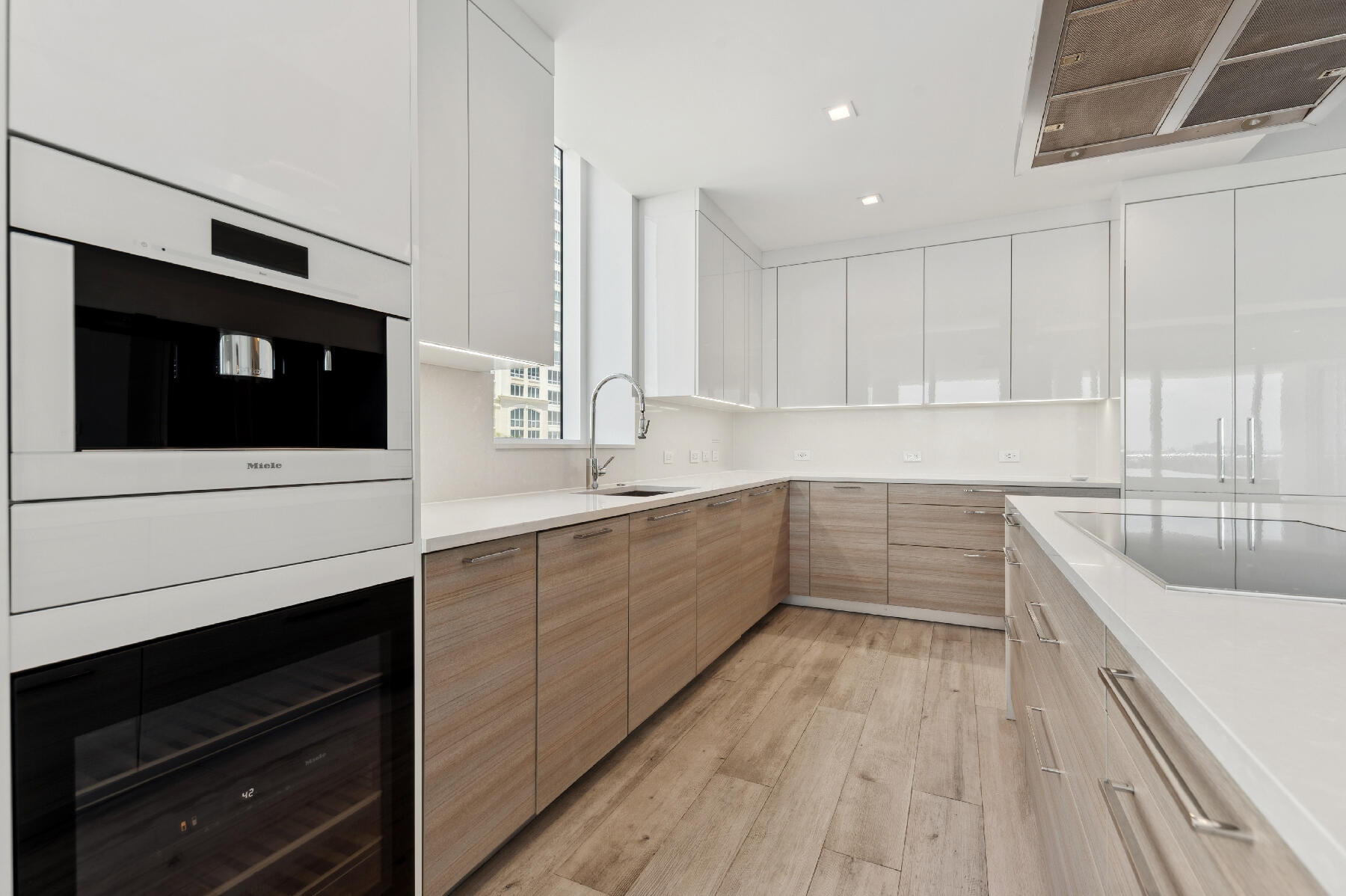 3730 North Ocean Drive, Unit 5C Singer Island, FL 33404 - Photo 4 of 40 Kitchen