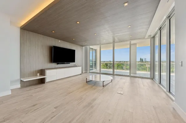 $2,450,000 | 3730 North Ocean Drive, Unit 5C, Singer Island, FL 33404