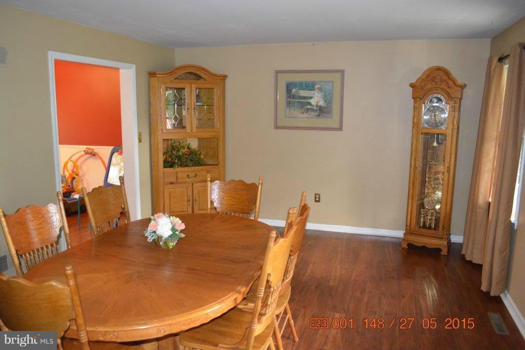 12236 Big Pool Road Clear Spring, MD 21722 - Photo 11 of 25 Living Room