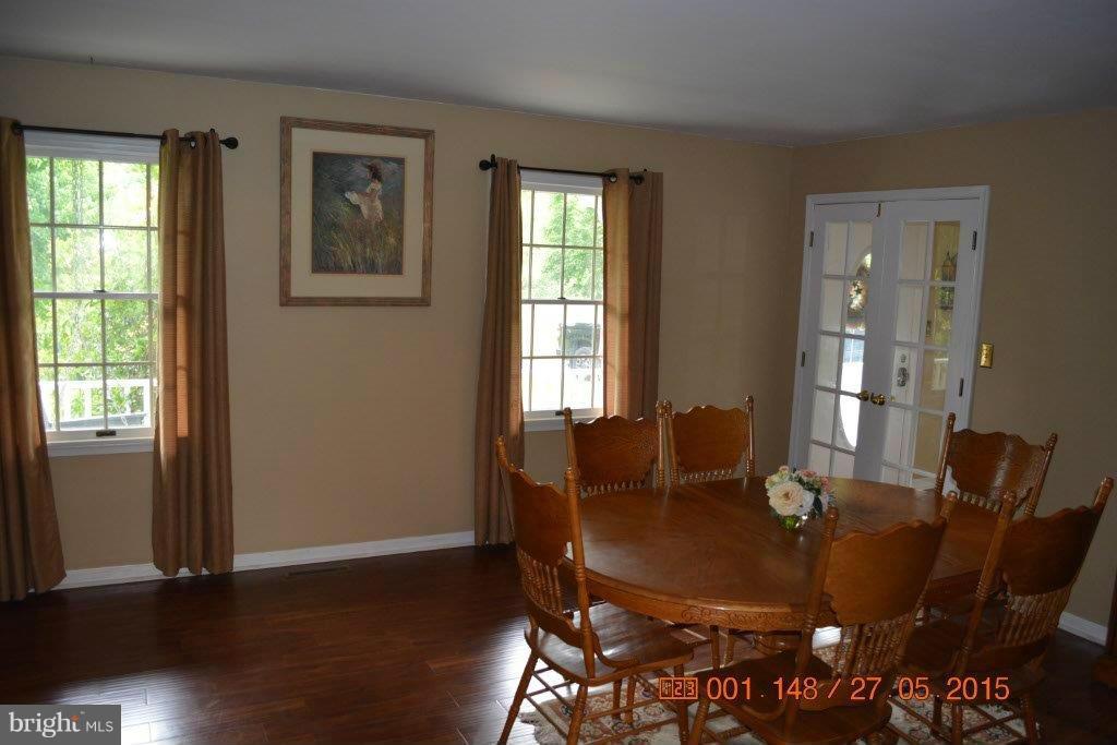 12236 Big Pool Road Clear Spring, MD 21722 - Photo 10 of 25 Living Room