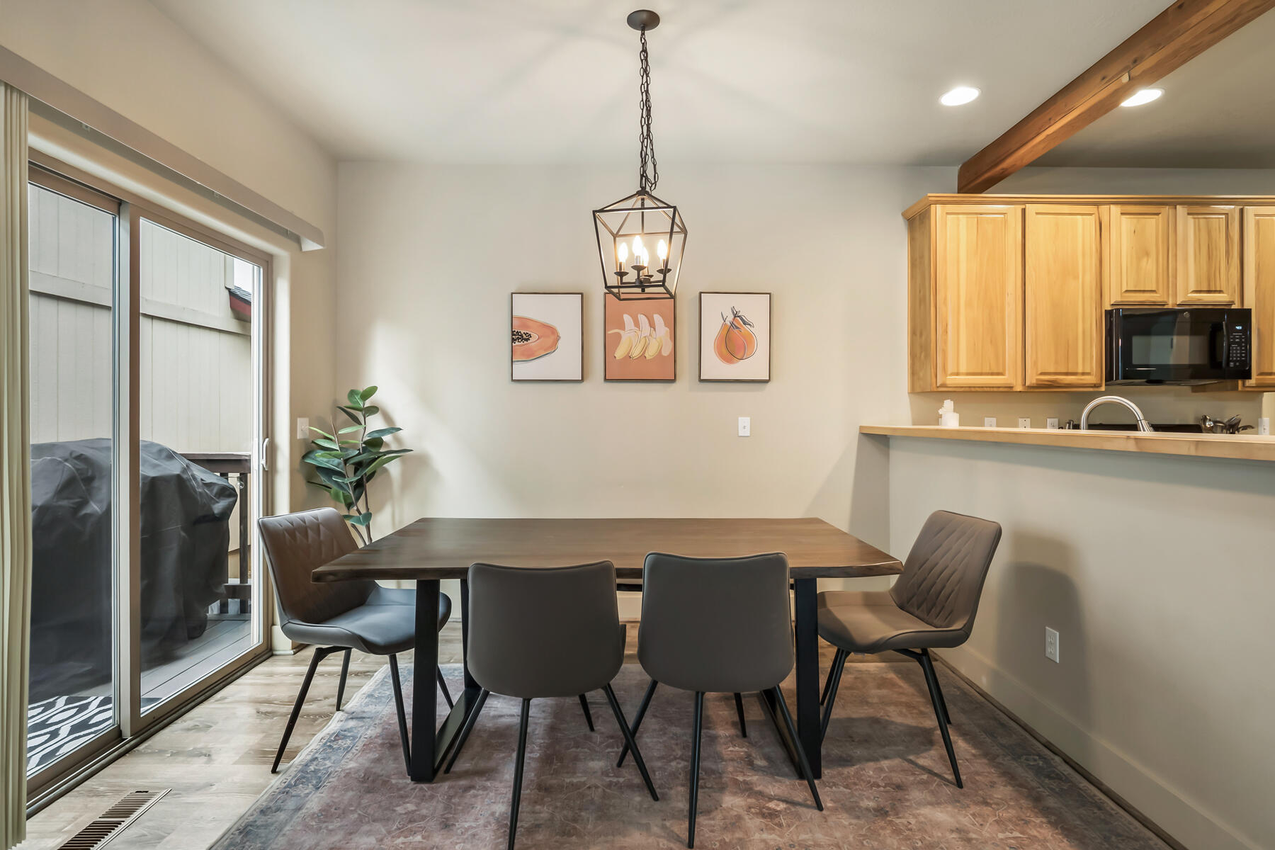 20184 Merriewood Lane Bend, OR 97702 - Photo 11 of 37