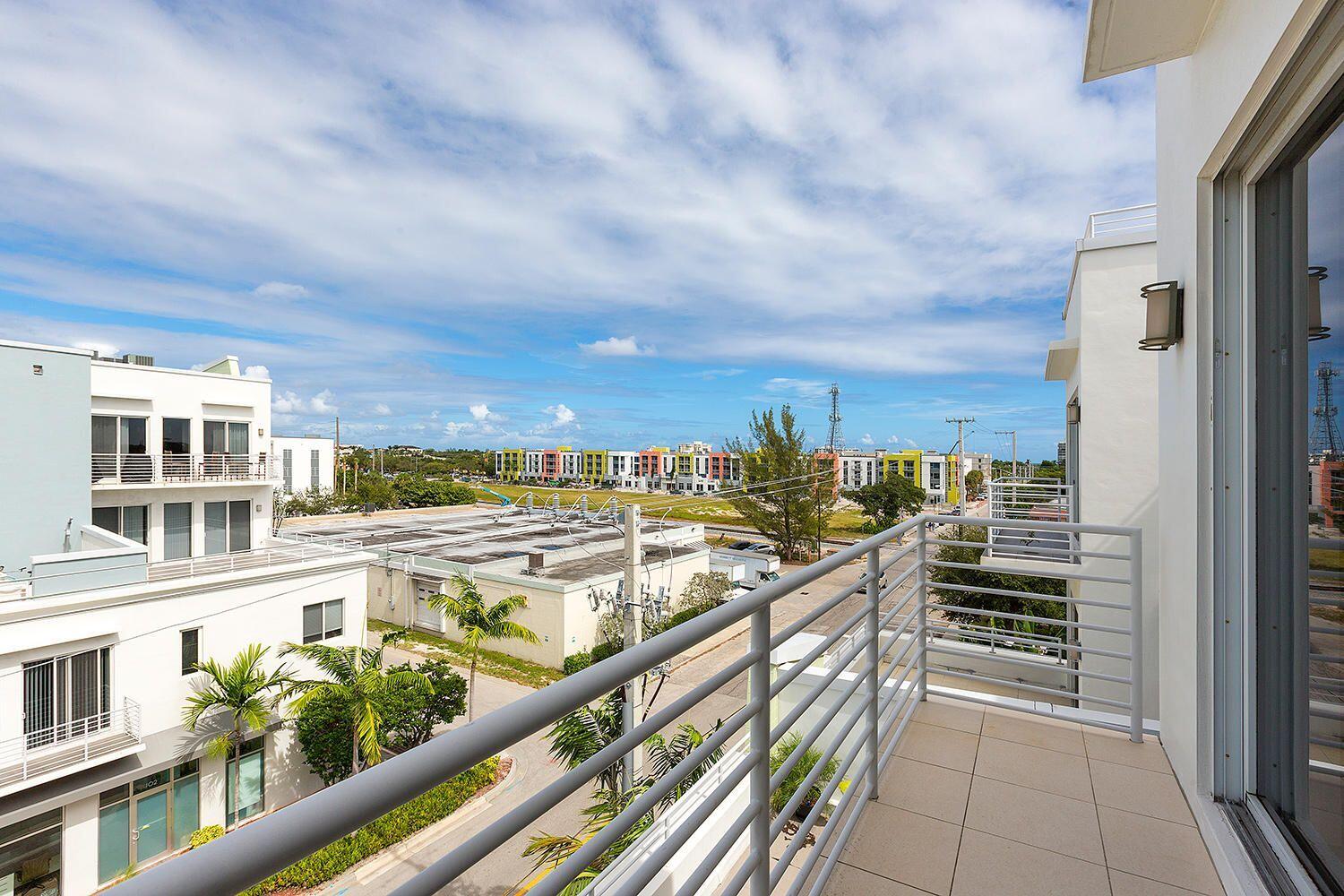 110 Southeast 2nd Street, Unit 402 Delray Beach, FL 33444 - Photo 16 of 30 20200408170538082649000000-o
