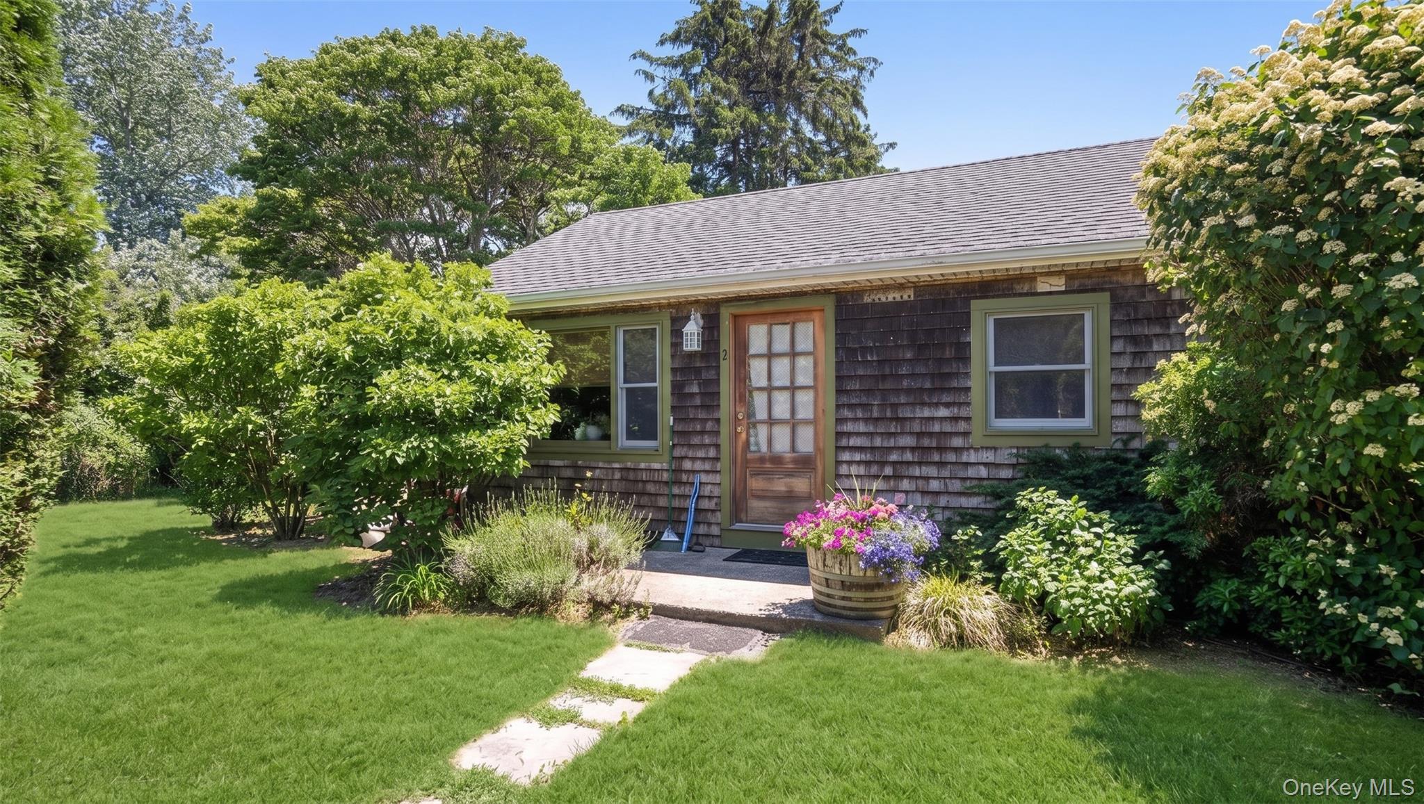 127 Inlet Road Hampton Bays, NY 11946 - Photo 8 of 24