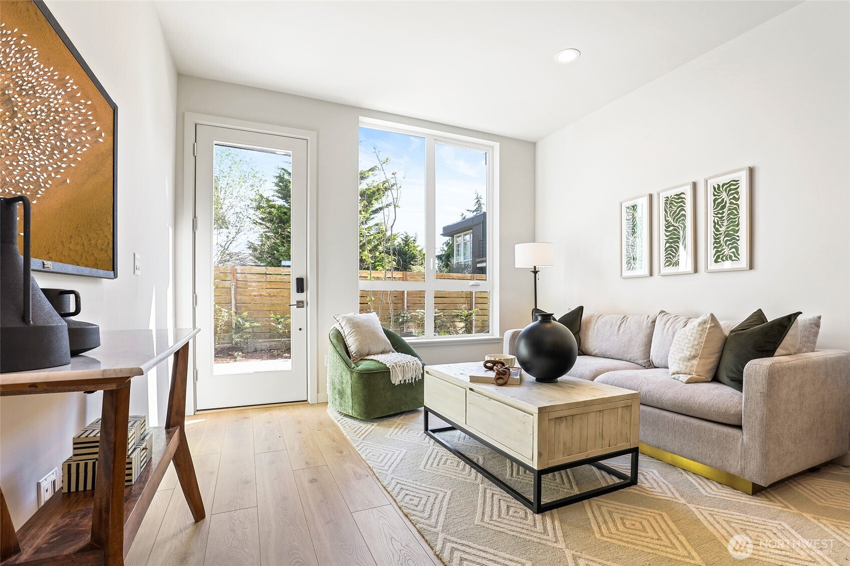 9744 A Holman Road Northwest Seattle, WA 98117 - Photo 5 of 29 Gallery Image 5