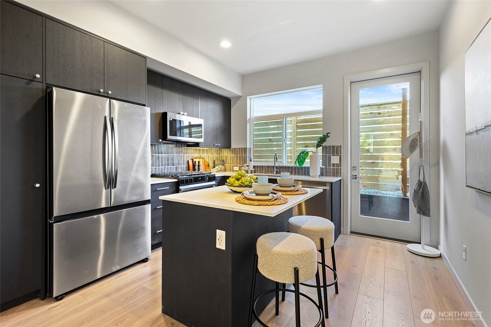 9744 A Holman Road Northwest Seattle, WA 98117 - Photo 9 of 29 Gallery Image 9