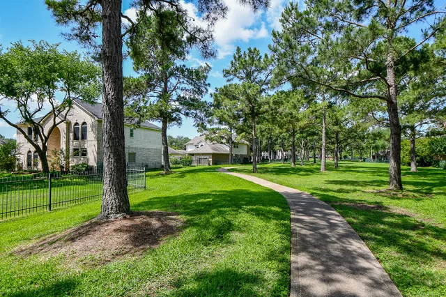 $2,850 | 17411 Lonesome Dove Trail, Houston, TX 77095