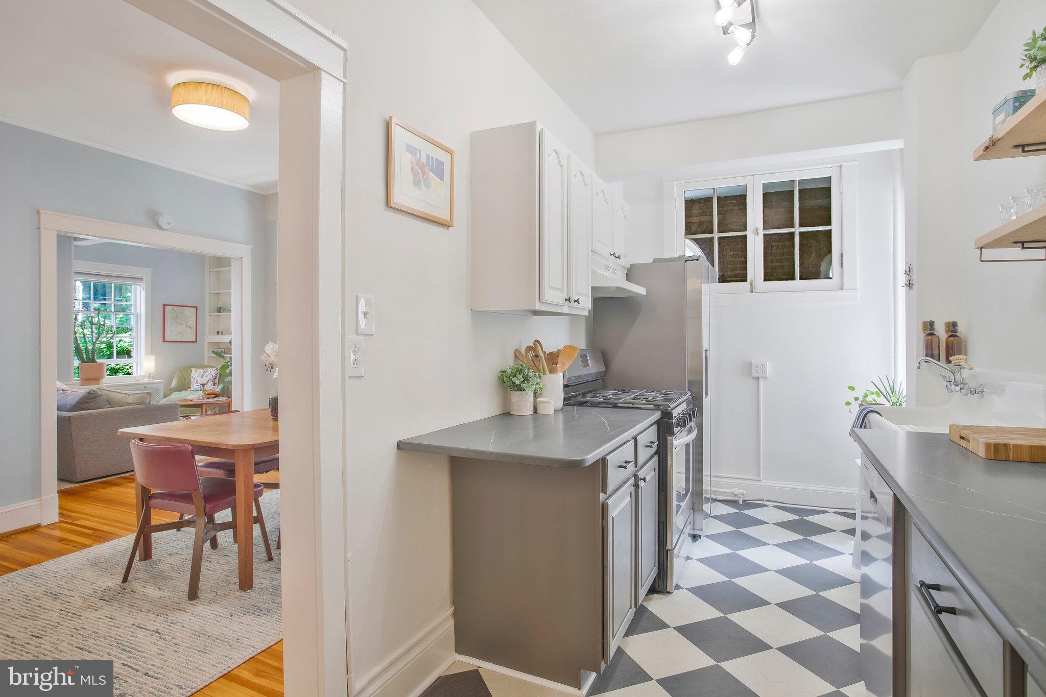 3024 North Calvert Street, Unit A1 Baltimore, MD 21218 - Photo 17 of 41 Eco-friendly marmoleum tiles are timeless.