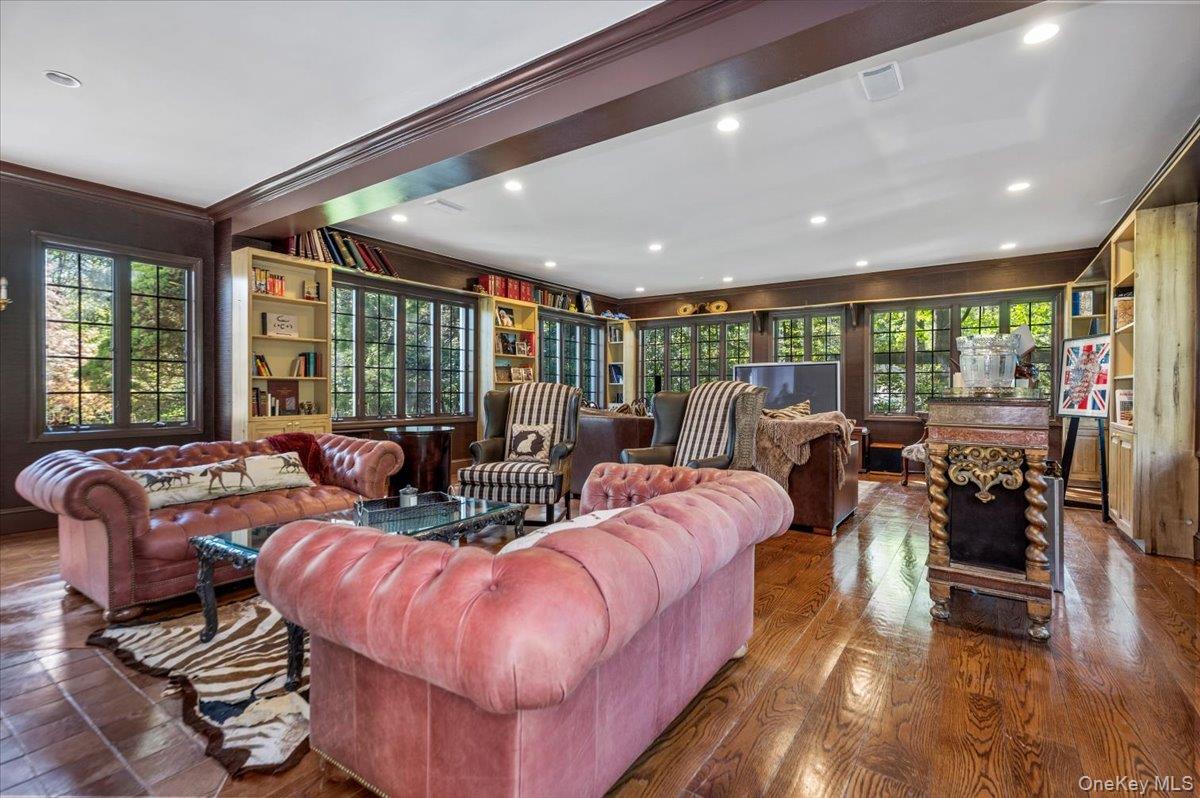 126 Station Road Great Neck, NY 11023 - Photo 9 of 49
