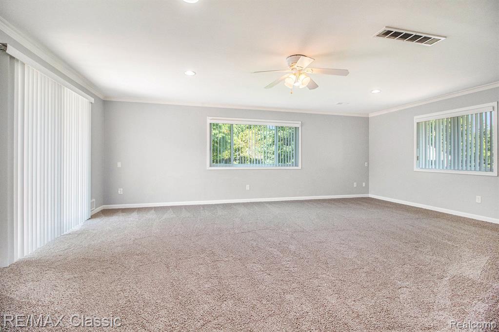 558 Ridge Road Walled Lake, MI 48390 - Photo 14 of 27