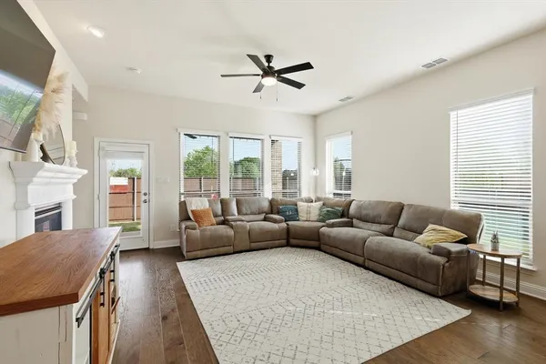 $455,000 | 2109 Falcon Ridge Drive, Mansfield, TX 76063