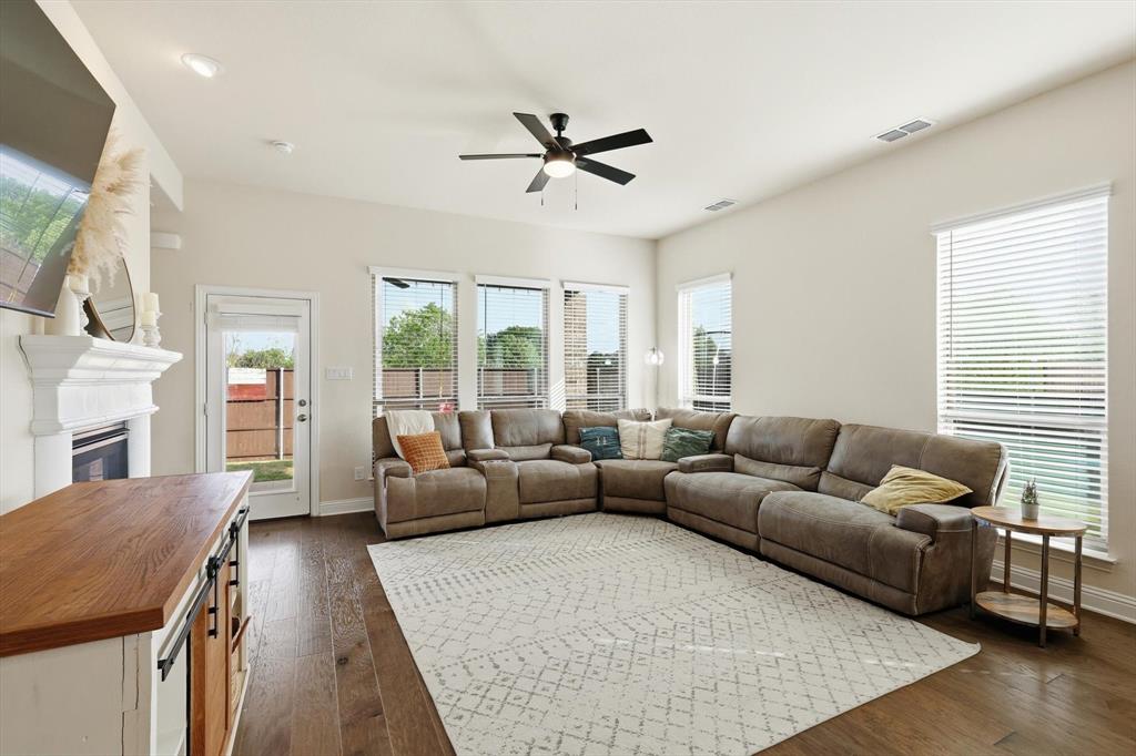 2109 Falcon Ridge Drive Mansfield, TX 76063 - Photo 16 of 40