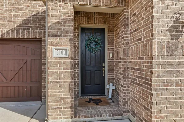 $455,000 | 2109 Falcon Ridge Drive, Mansfield, TX 76063