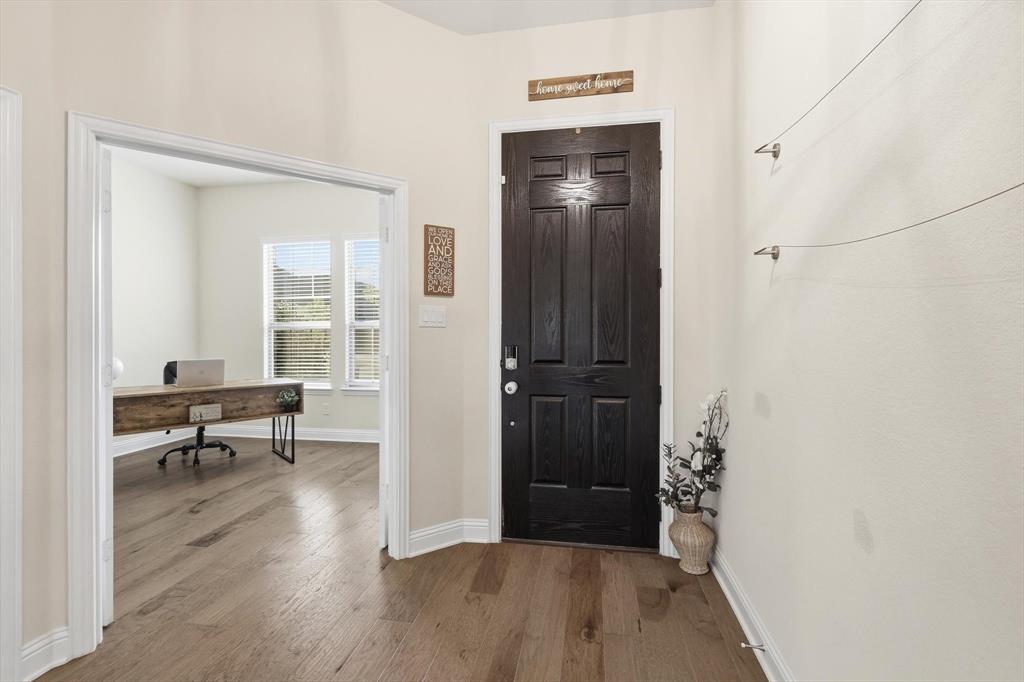 2109 Falcon Ridge Drive Mansfield, TX 76063 - Photo 4 of 40