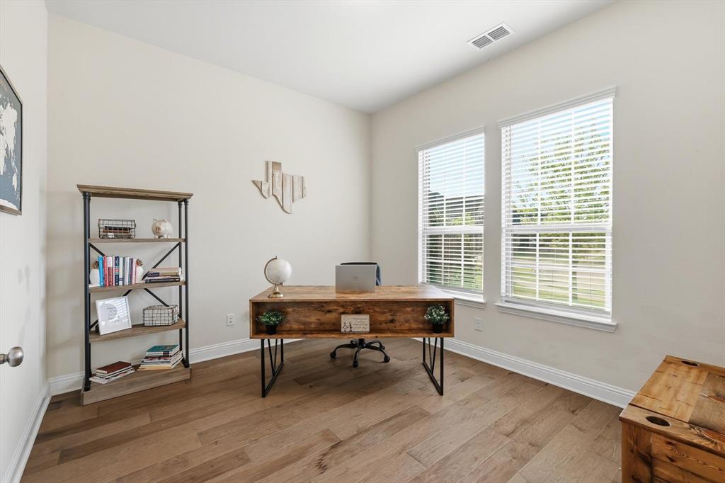 2109 Falcon Ridge Drive Mansfield, TX 76063 - Photo 5 of 40