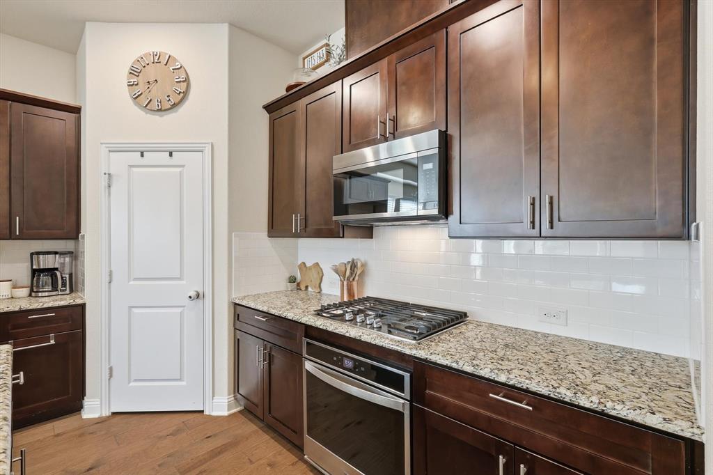 2109 Falcon Ridge Drive Mansfield, TX 76063 - Photo 10 of 40