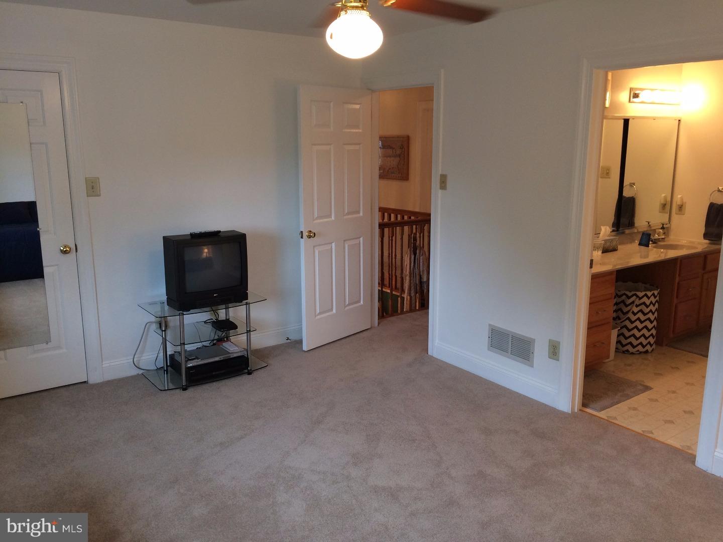 995 Plowshare Road Yardley, PA 19067 - Photo 12 of 25 Gallery Image 12