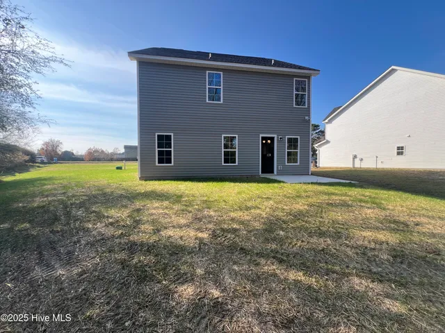 $314,900 | 250 Deer Haven Drive, Richlands, NC 28574