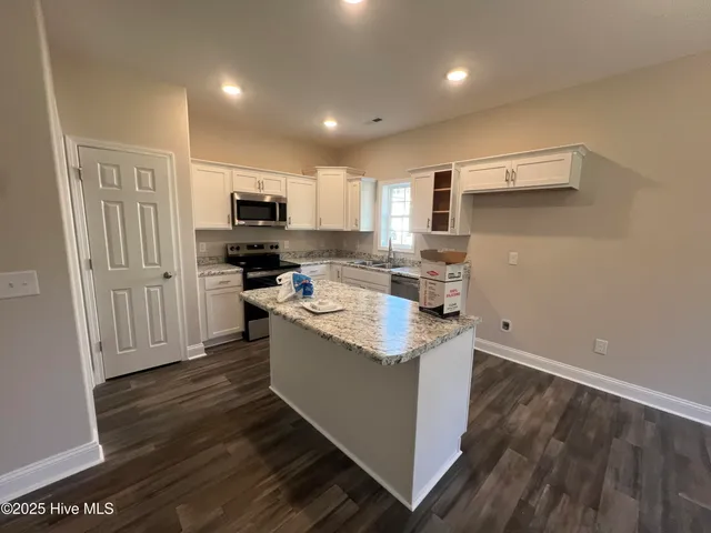 $314,900 | 250 Deer Haven Drive, Richlands, NC 28574