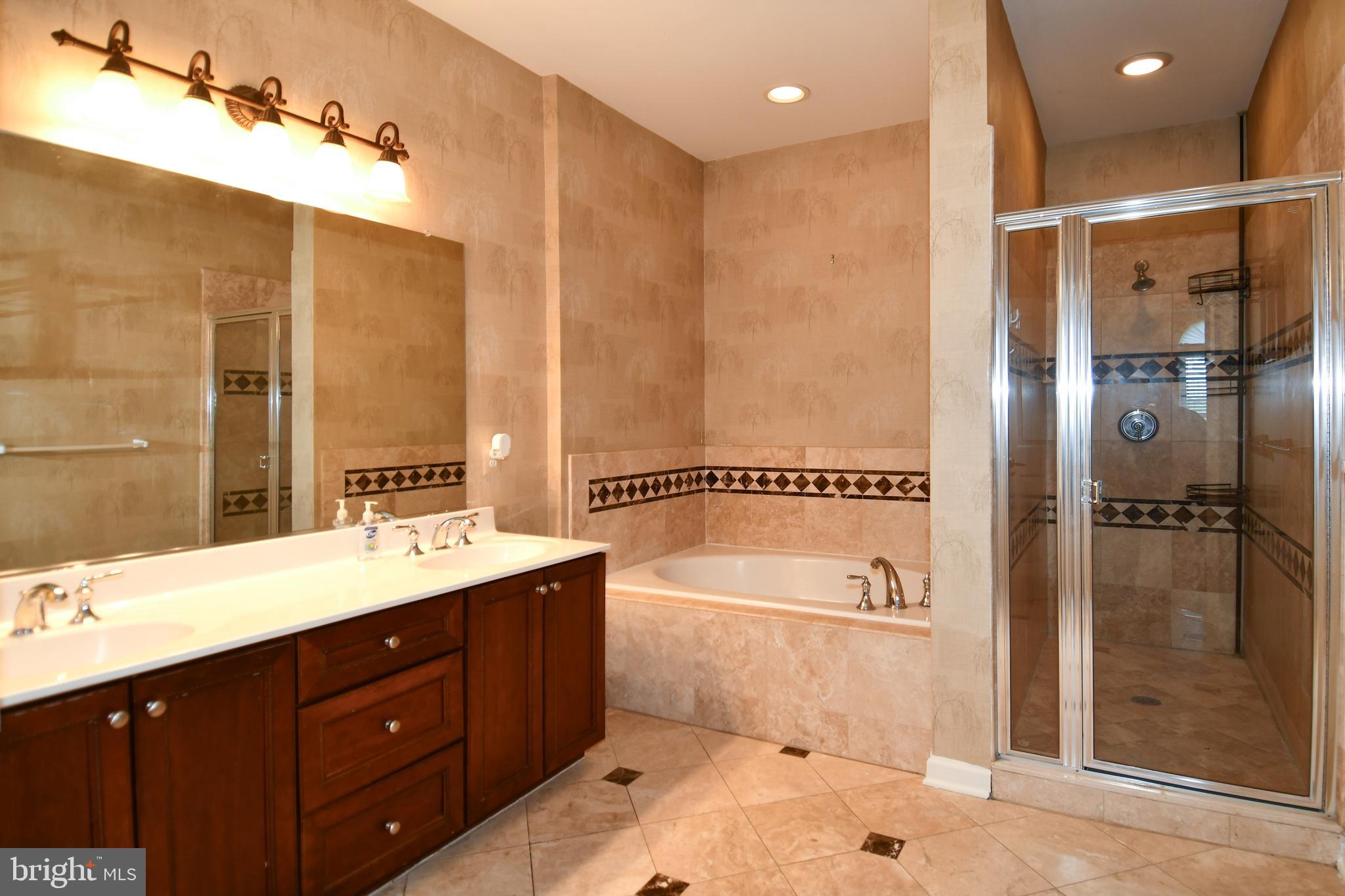 589 Cedar Spring Street Gaithersburg, MD 20877 - Photo 19 of 43 Main Bathroom