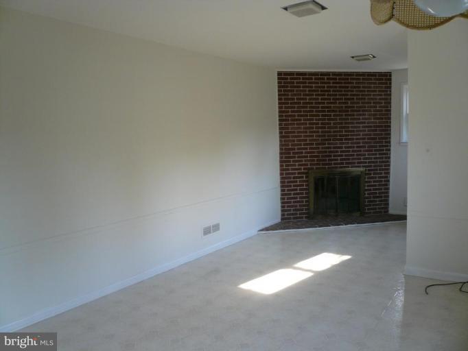 1004 Kirkcolm Road Towson, MD 21286 - Photo 12 of 21 Family Room