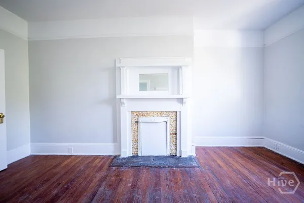 $2,300 | 216 West 41st Street, Savannah, GA 31401