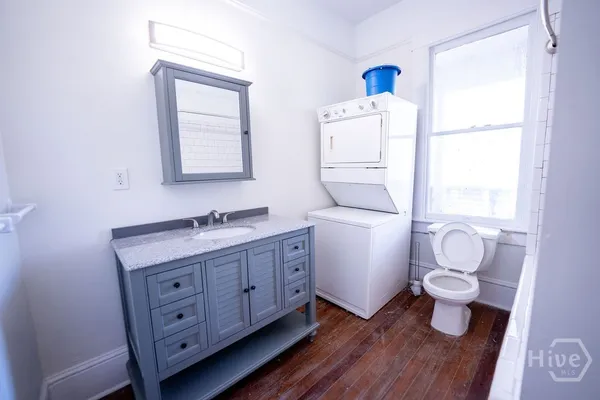 $2,300 | 216 West 41st Street, Savannah, GA 31401