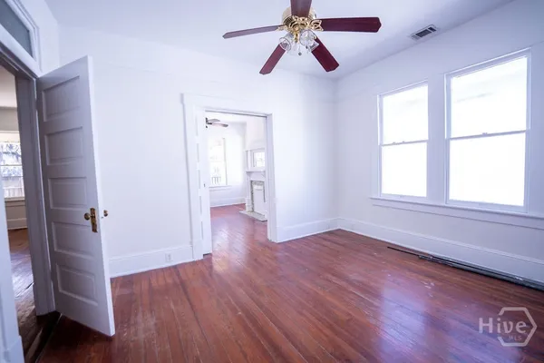 $2,300 | 216 West 41st Street, Savannah, GA 31401