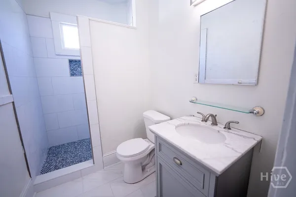 $2,300 | 216 West 41st Street, Savannah, GA 31401