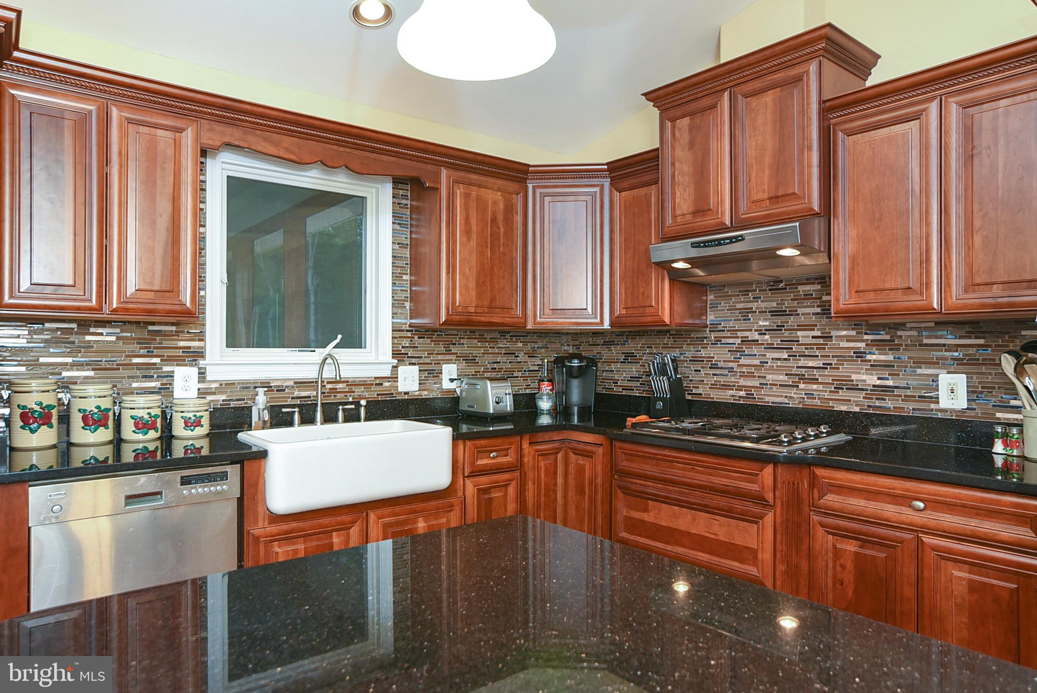 18536 Partlow Road Beaverdam, VA 23015 - Photo 7 of 64 Farmhouse country sink!