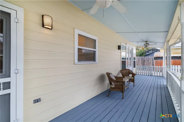 $659,000 | 260 North Santa Clara Avenue, New Braunfels, TX 78130