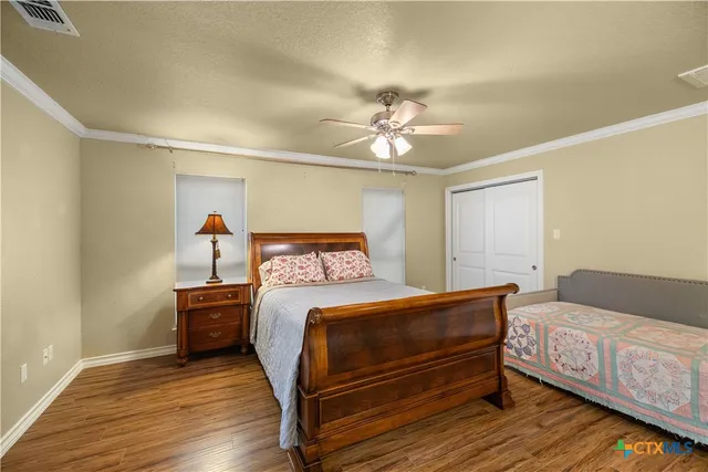 $659,000 | 260 North Santa Clara Avenue, New Braunfels, TX 78130