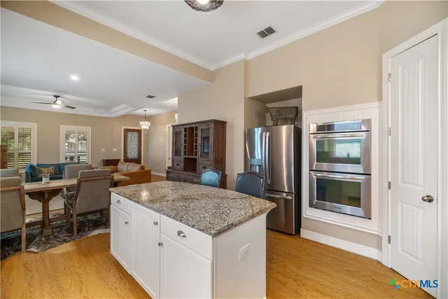 $659,000 | 260 North Santa Clara Avenue, New Braunfels, TX 78130