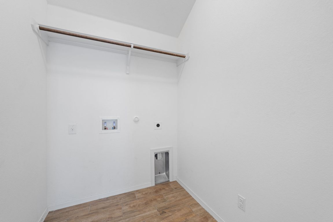 219 Trailside Lane Bastrop, TX 78602 - Photo 7 of 19 a view of a room