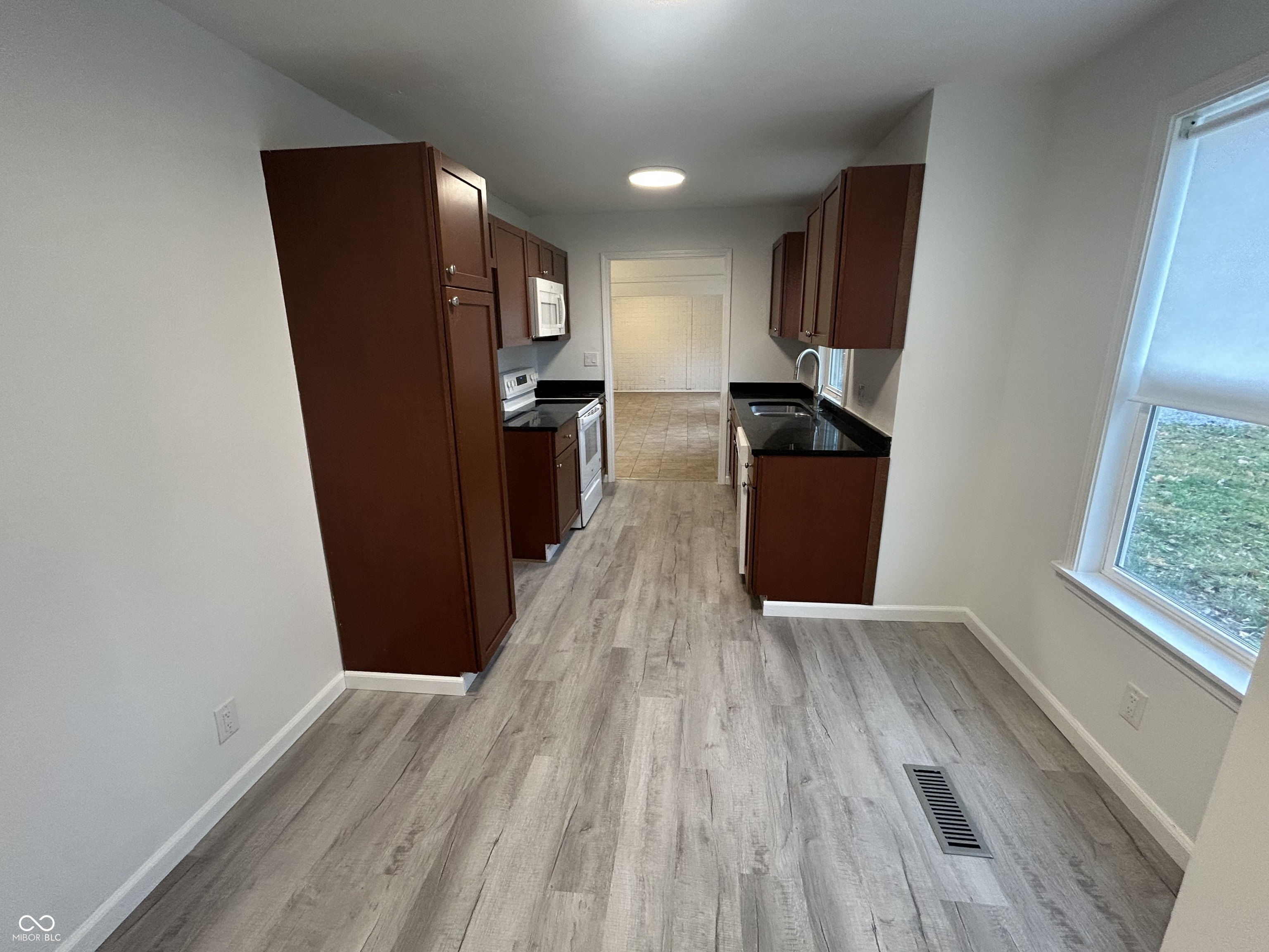 3302 East 42nd Street Indianapolis, IN 46205 - Photo 5 of 28