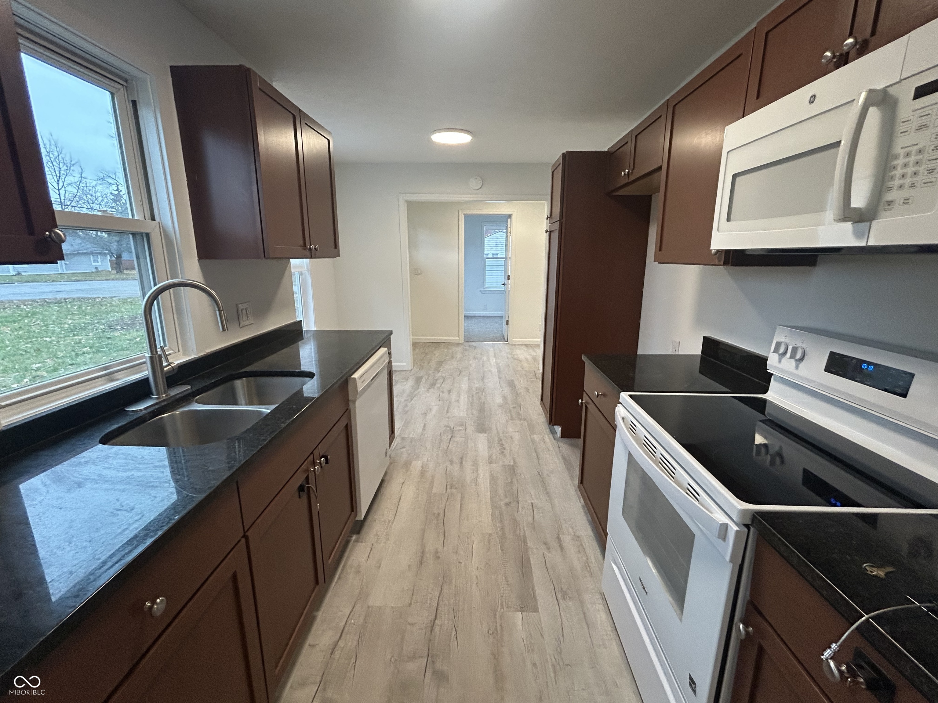 3302 East 42nd Street Indianapolis, IN 46205 - Photo 6 of 28