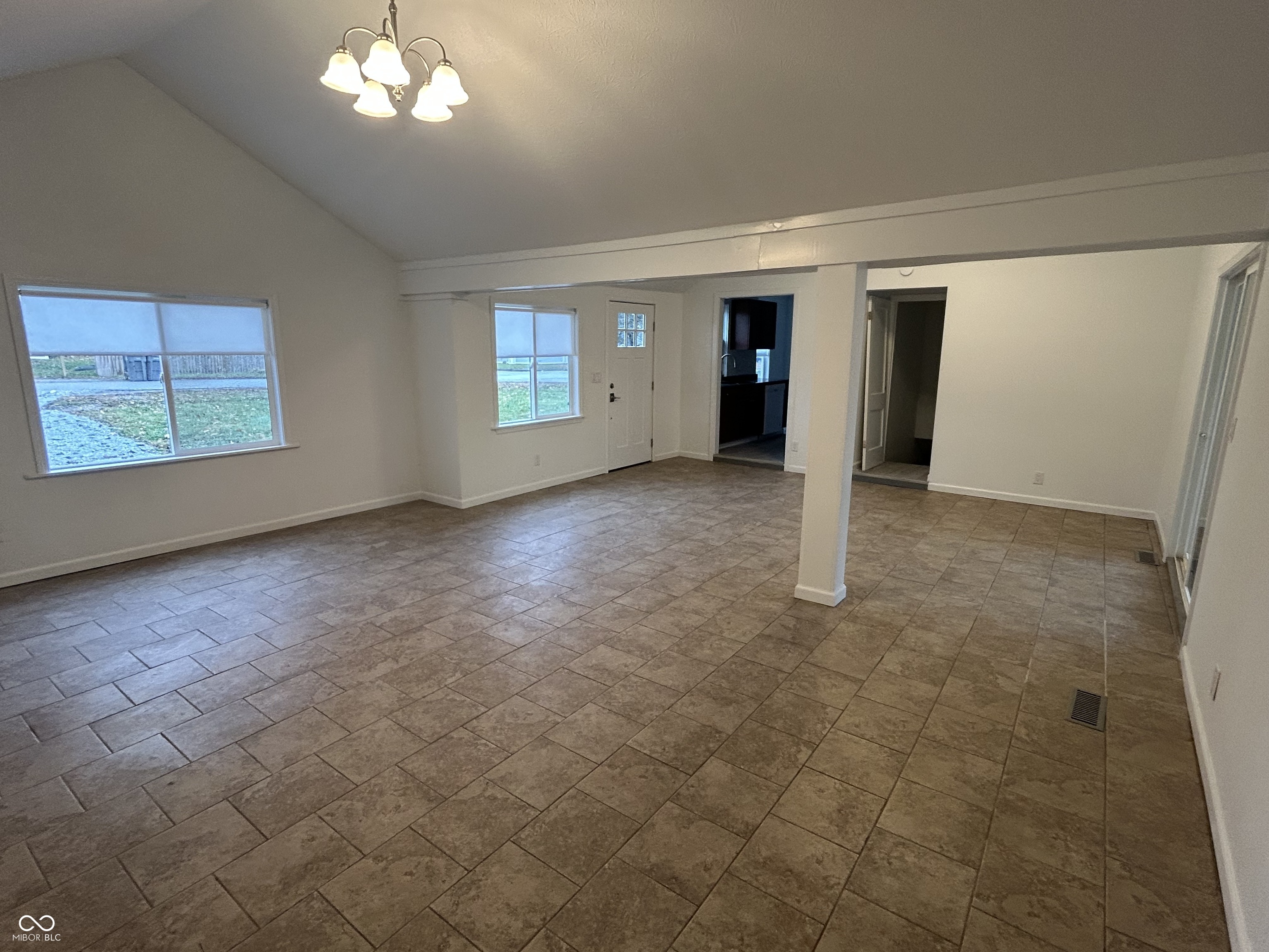 3302 East 42nd Street Indianapolis, IN 46205 - Photo 7 of 28