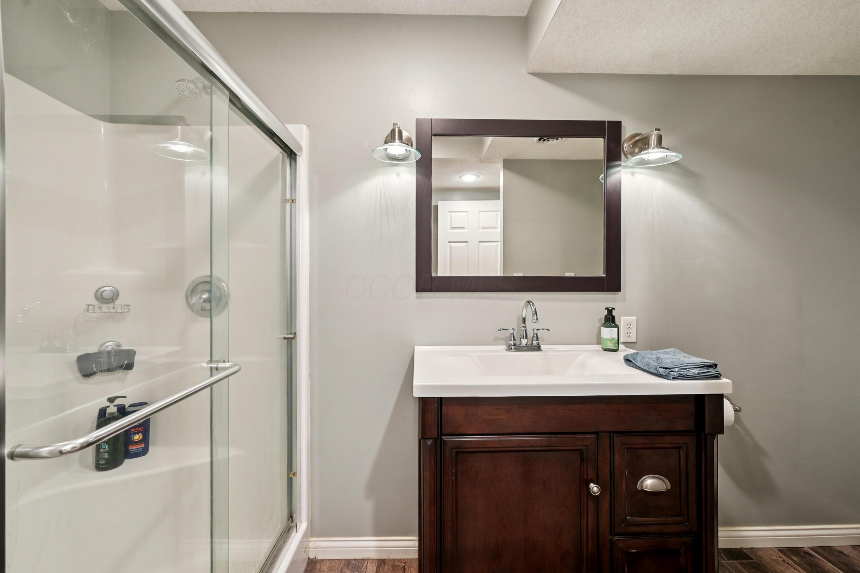 564 National Road Southeast Hebron, OH 43025 - Photo 71 of 106 Lower Level Full Bath - #4