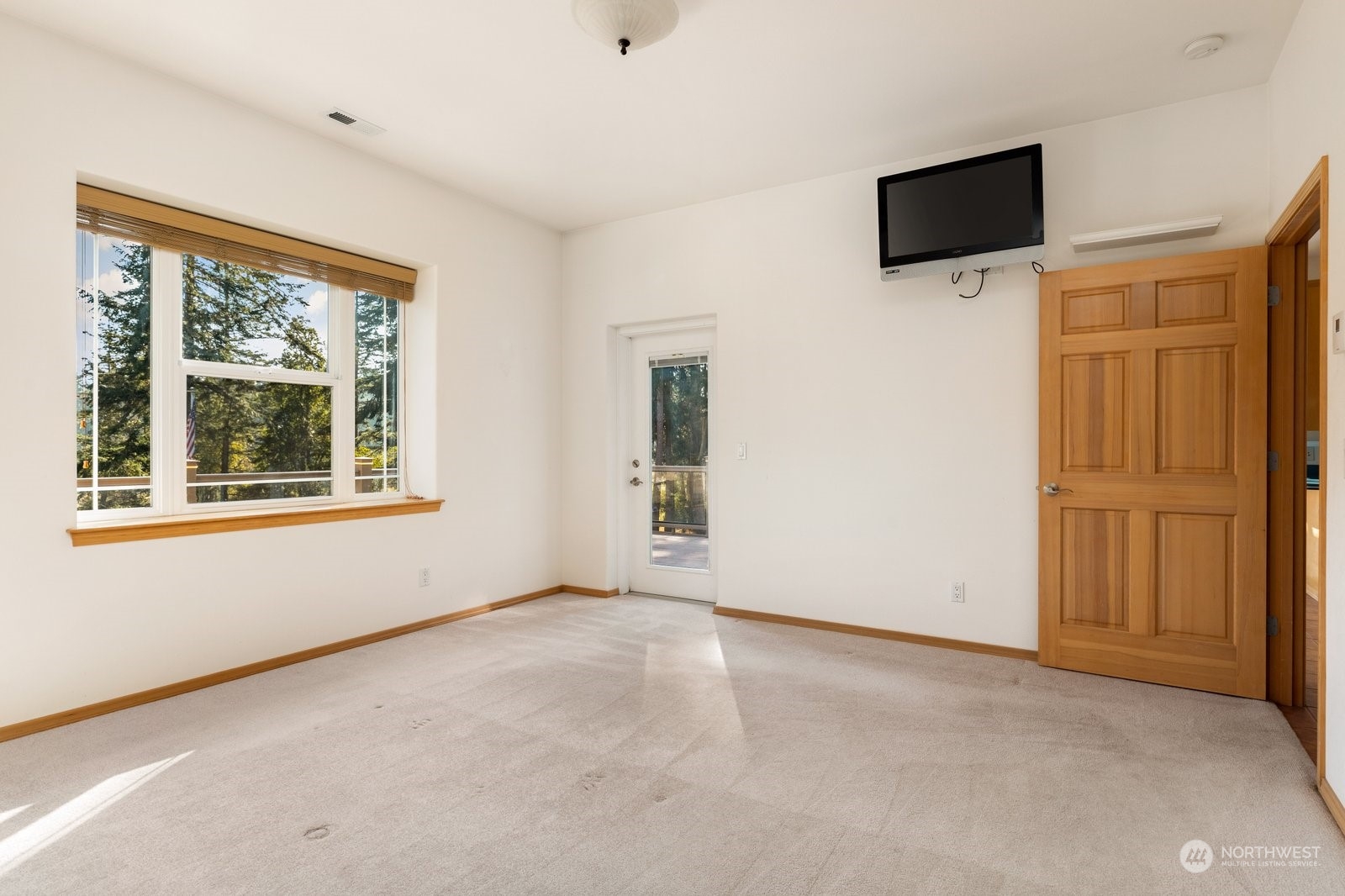 2094 Zylstra Road Oak Harbor, WA 98277 - Photo 17 of 40 Gallery Image 17