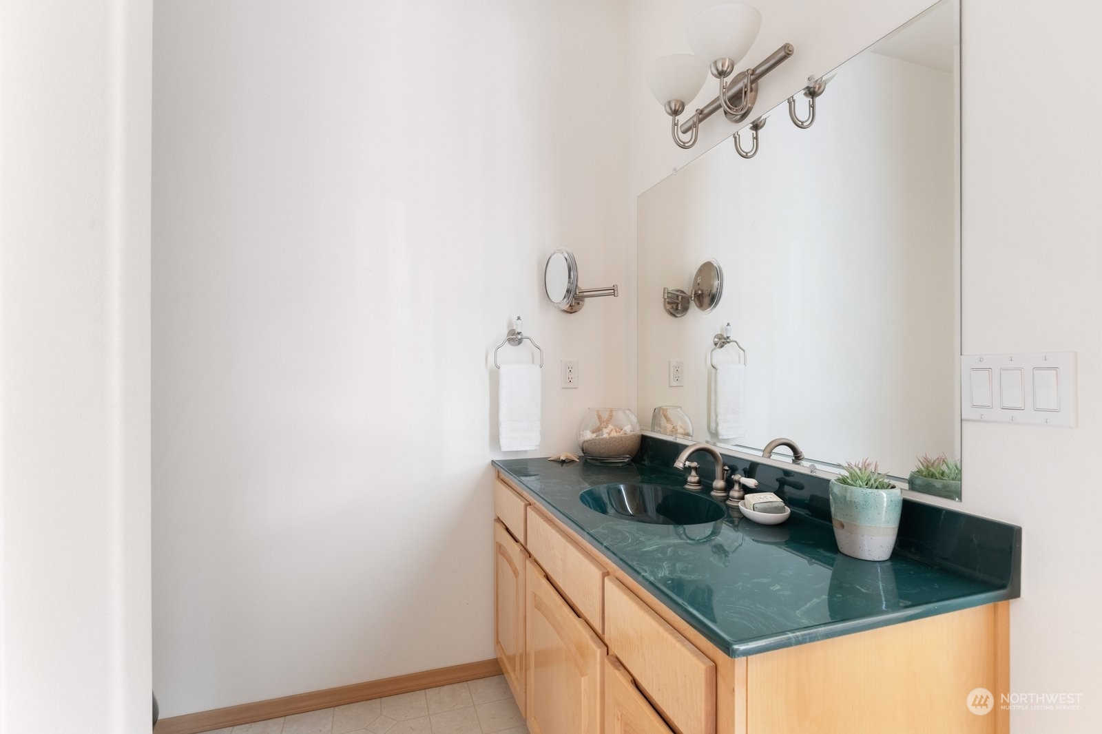 2094 Zylstra Road Oak Harbor, WA 98277 - Photo 25 of 40 Gallery Image 25