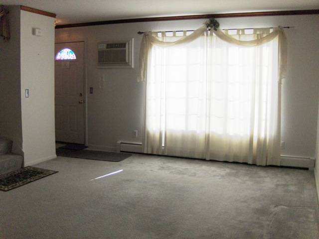 457 Miller Avenue Rochester, MI 48307 - Photo 3 of 26 Living Room