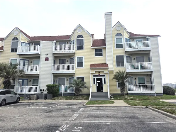 $1,850 | 14721 Whitecap Boulevard, Unit 323, Corpus Christi, TX 78418