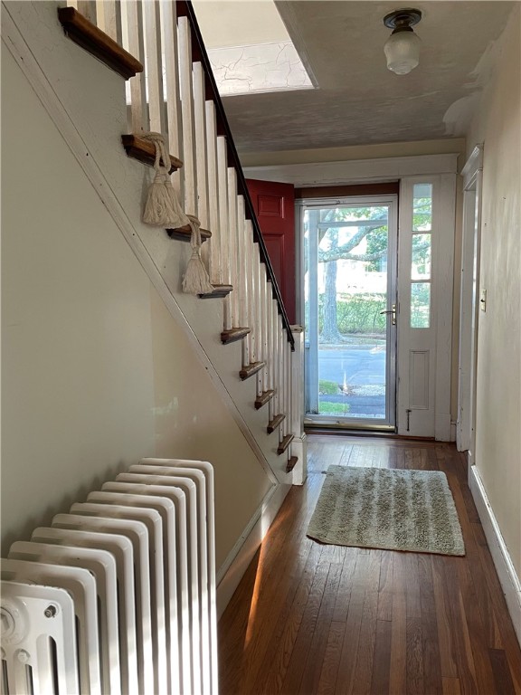 31 Annandale Road Newport, RI 02840 - Photo 3 of 17 Entry hall
