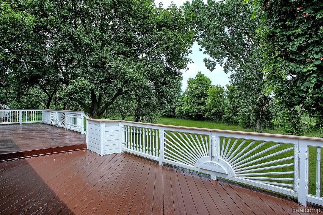 52126 Romeo Plank Road Macomb, MI 48042 - Photo 3 of 30 Deck_2nd_View.jpg