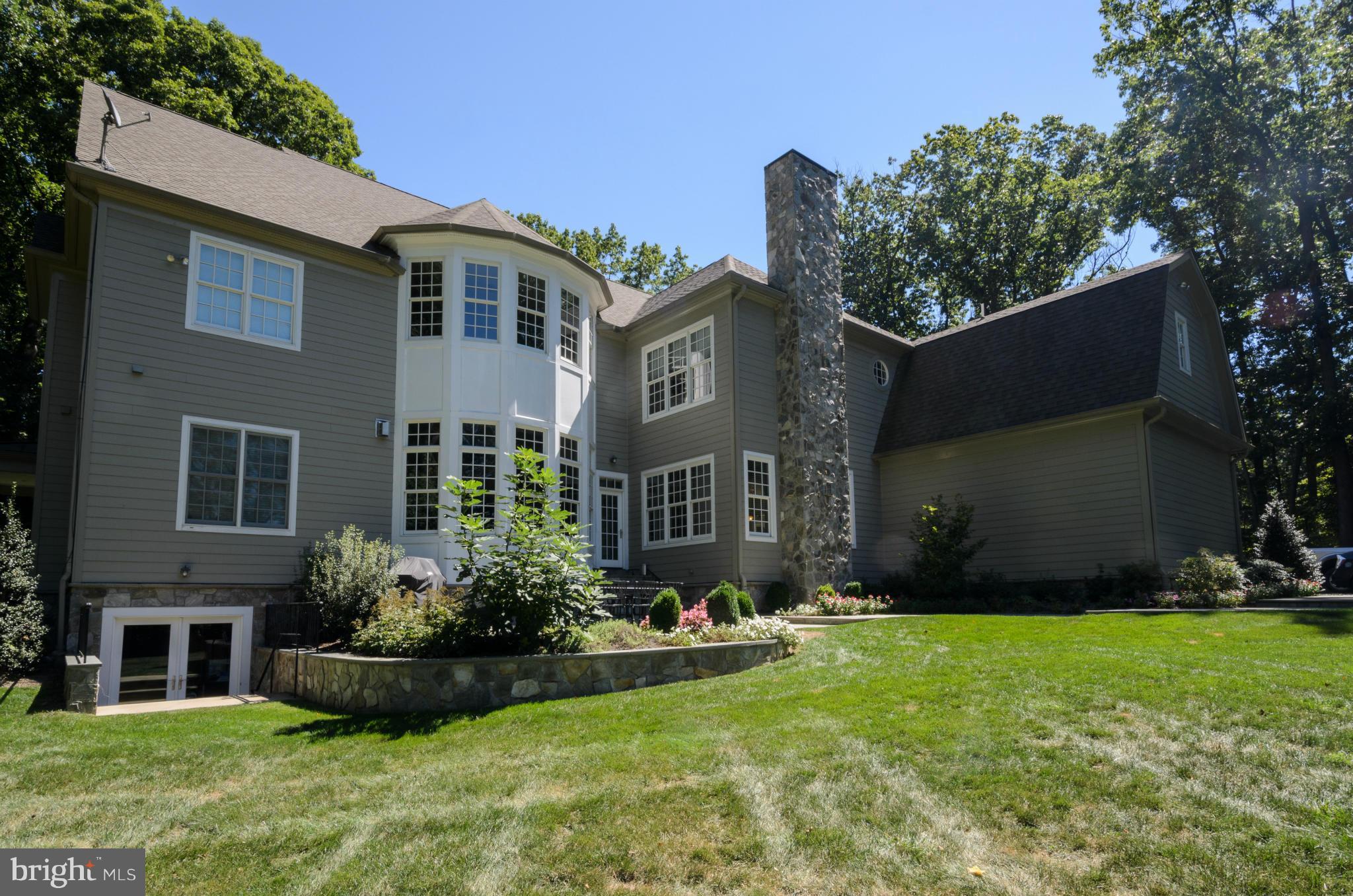 19230 Peach Tree Road Dickerson, MD 20842 - Photo 4 of 28 Exterior (Rear)