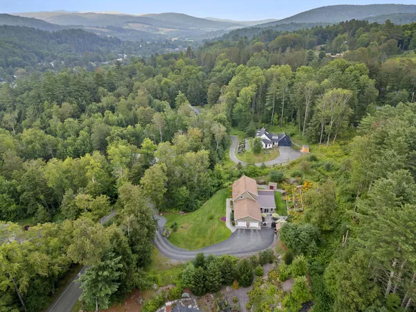 $1,300,000 | 125 Shurtleff Lane, Woodstock, VT 05091