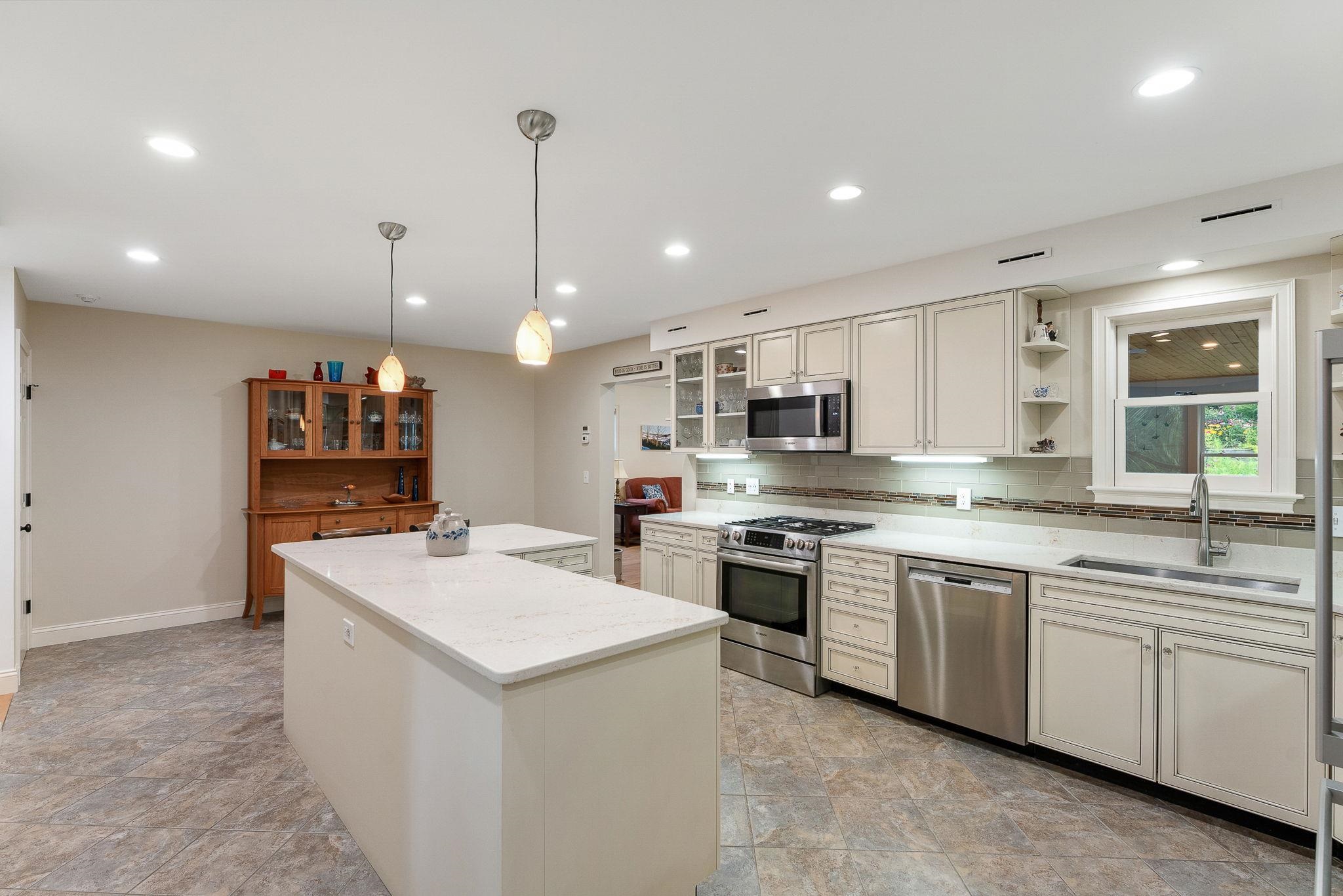 125 Shurtleff Lane Woodstock, VT 05091 - Photo 8 of 60