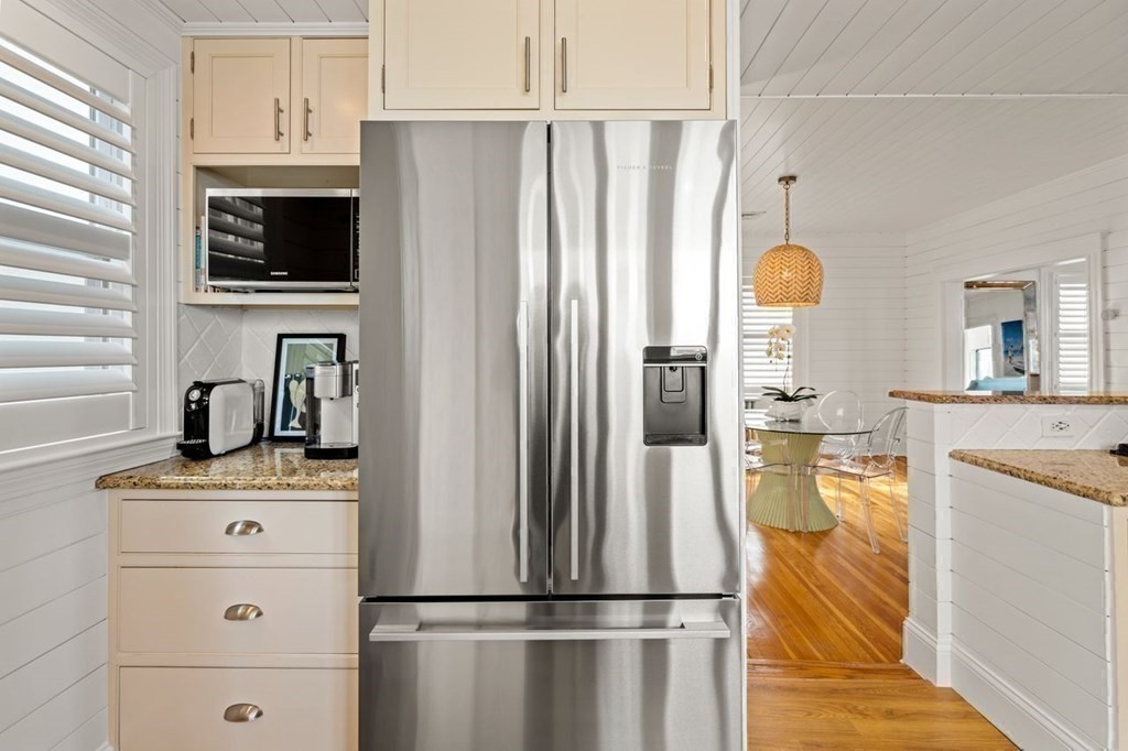 230 Wilson Road Nahant, MA 01908 - Photo 6 of 38 Gallery Image 6